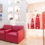 Londres Bed And Breakfast Redpartner Near Gembira Loka Zoo