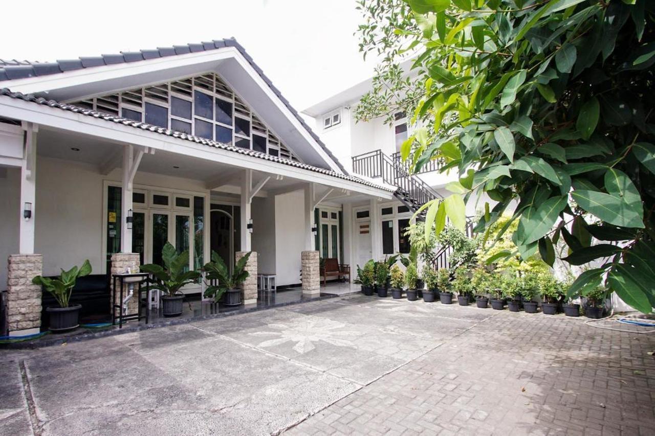 Londres Redpartner Near Gembira Loka Zoo 2* Yogyakarta