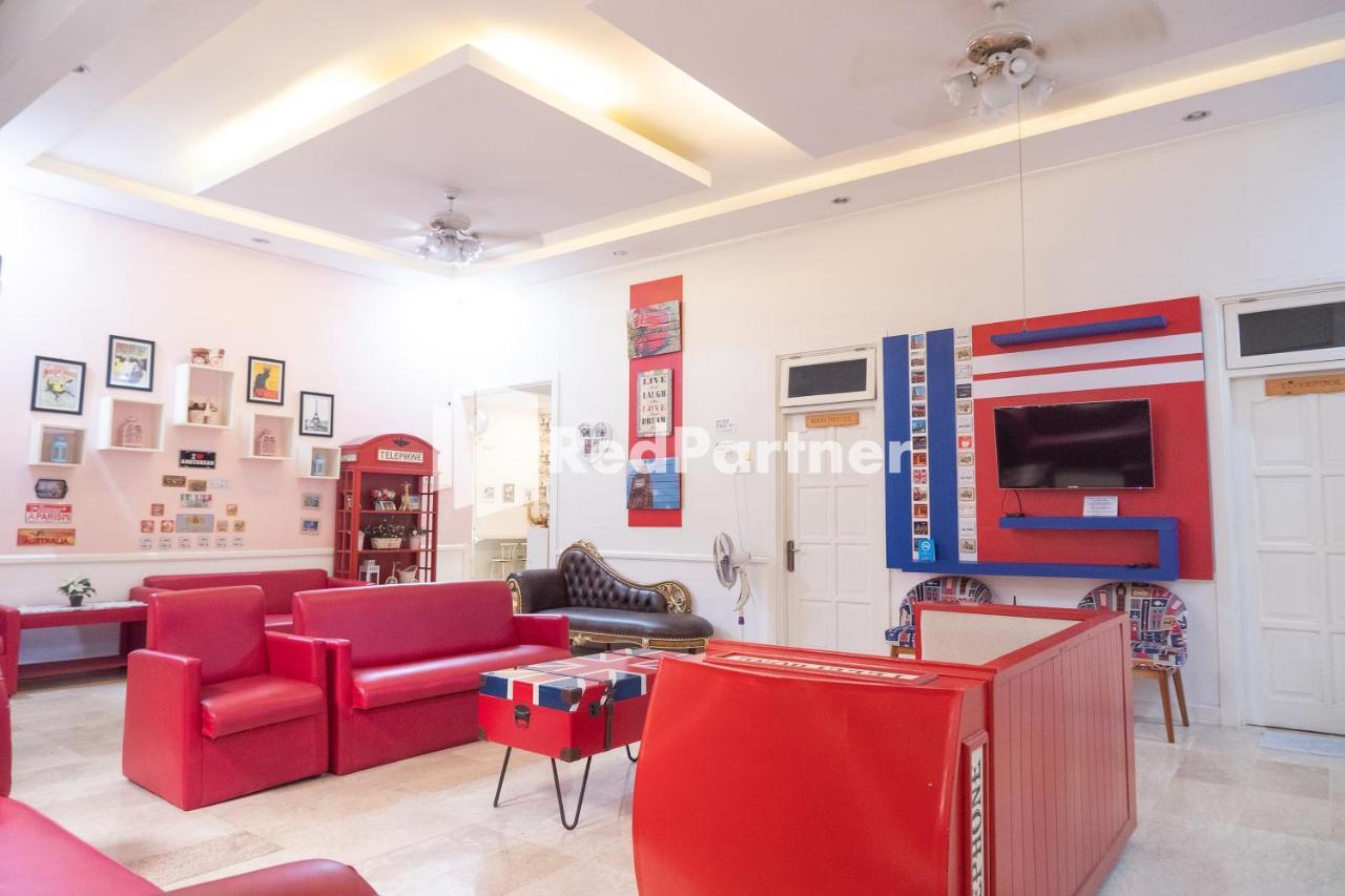 Hotel Londres Redpartner Near Gembira Loka Zoo 2*