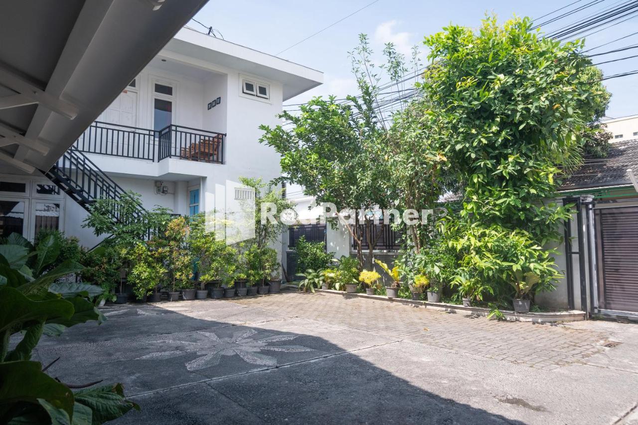 Hotel Londres Redpartner Near Gembira Loka Zoo 2*