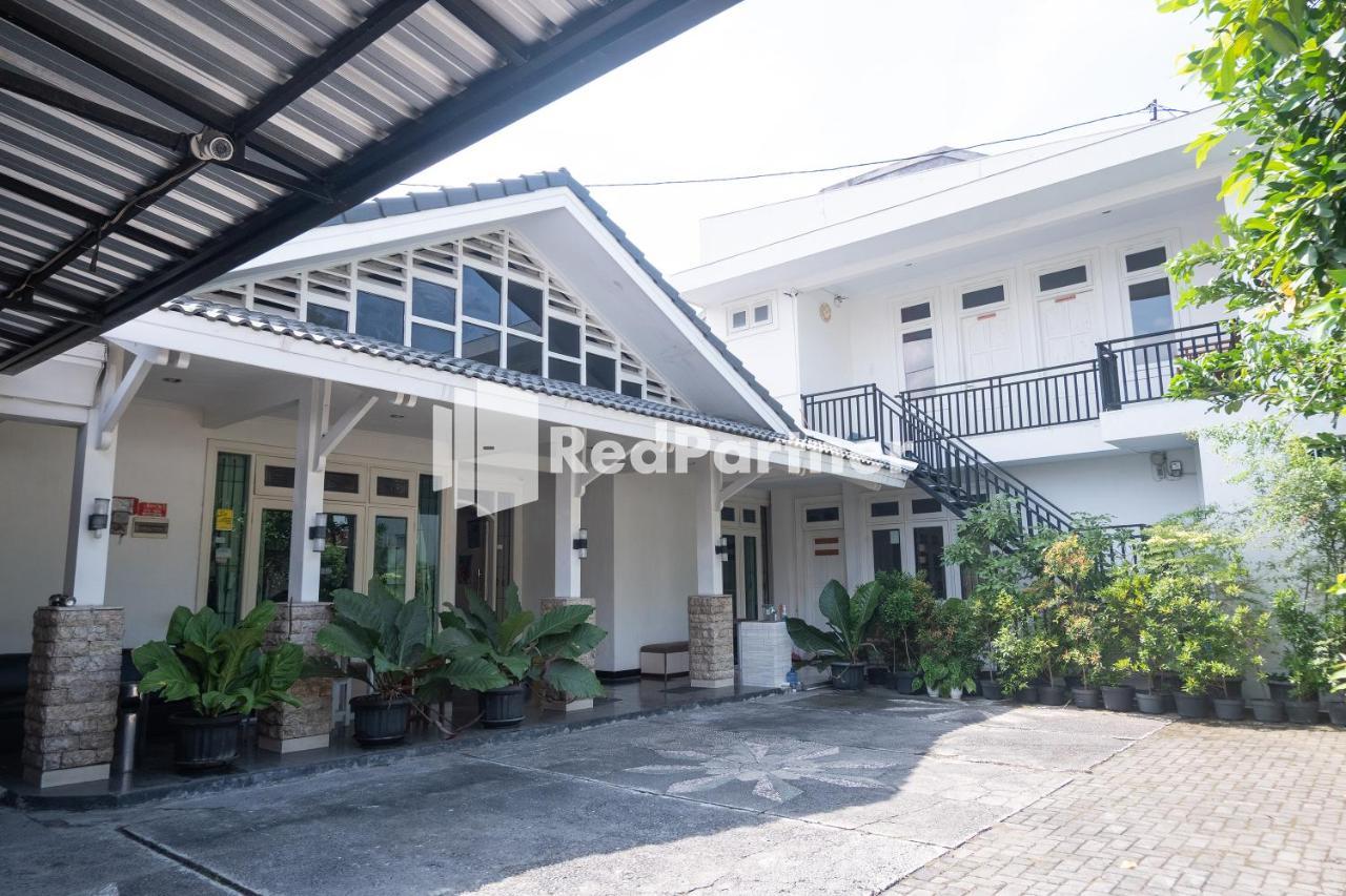 Londres Redpartner Near Gembira Loka Zoo Yogyakarta